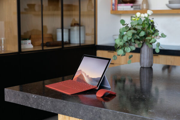 Teclado microsoft surface pro signature type cover para surface pro - pro3 - pro4 rojo - Imagen 2