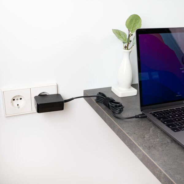 Cargador portatil tooq gan usb - c pd 65w negro - Imagen 2