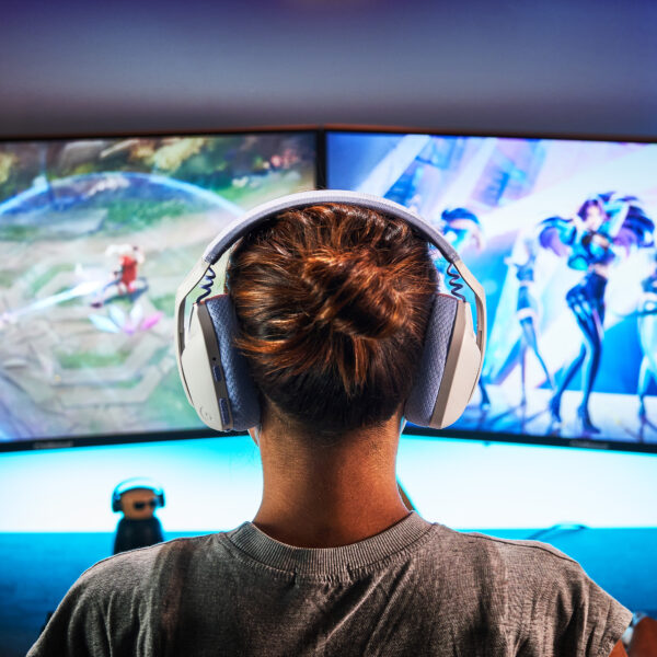 Auriculares con microfono logitech g435 gaming wireless inalambrico blanco - Imagen 2